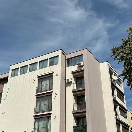 Centru Unirii Luxury Vip Palmier Apartament 2 Camere Cu Terasa Exterioara Amenajata ! Parcare Subterana Privata Climatizata Si Supravegheata Video Dar Doar Cu Rezervare In Limita Locurilor Disponibile !Proprietate In Regim Hoteliep - Nu Are Bucatarie بوخارست المظهر الخارجي الصورة